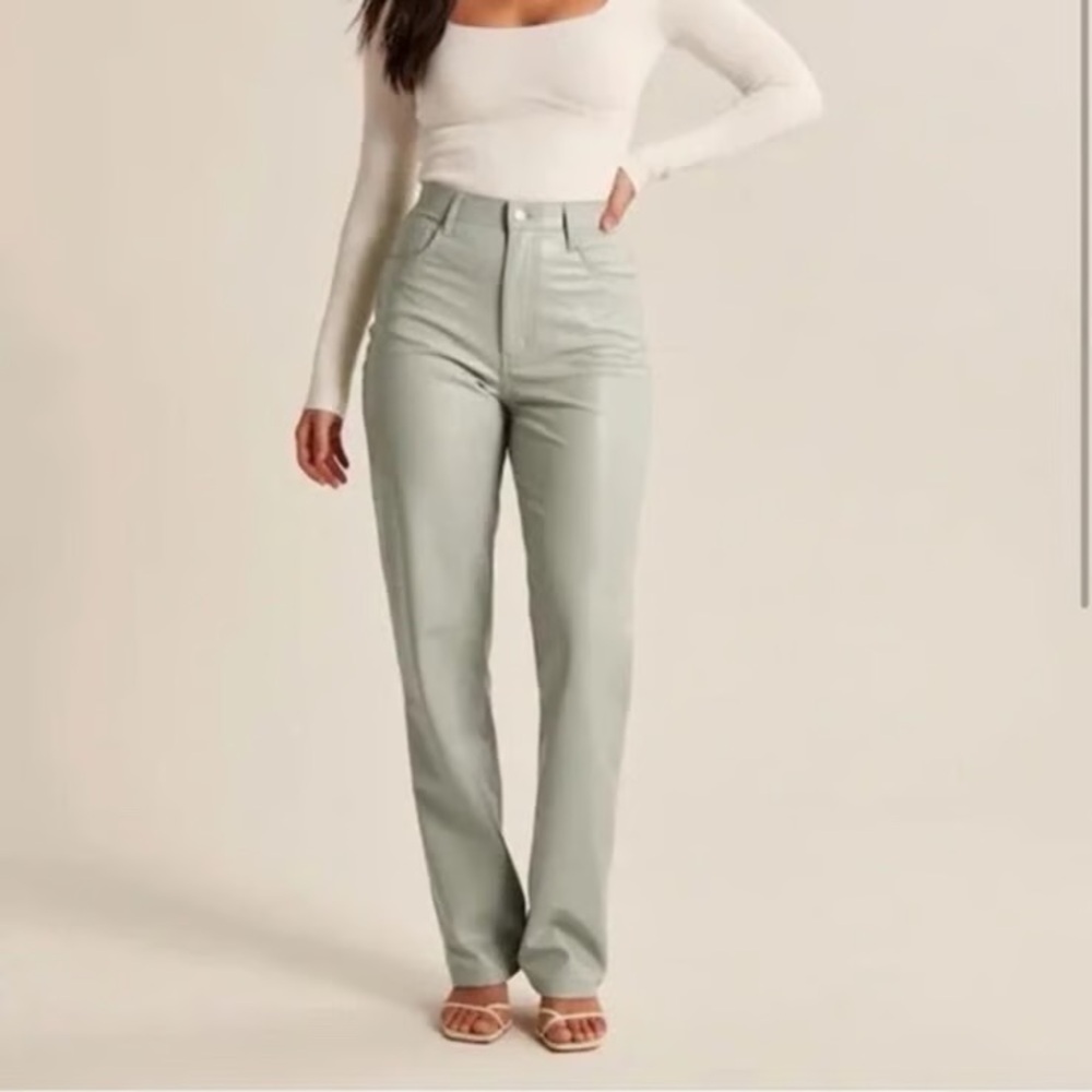 Abercrombie + Fitch High Rise 90s Straight Vegan Leather Pant Size 29/8